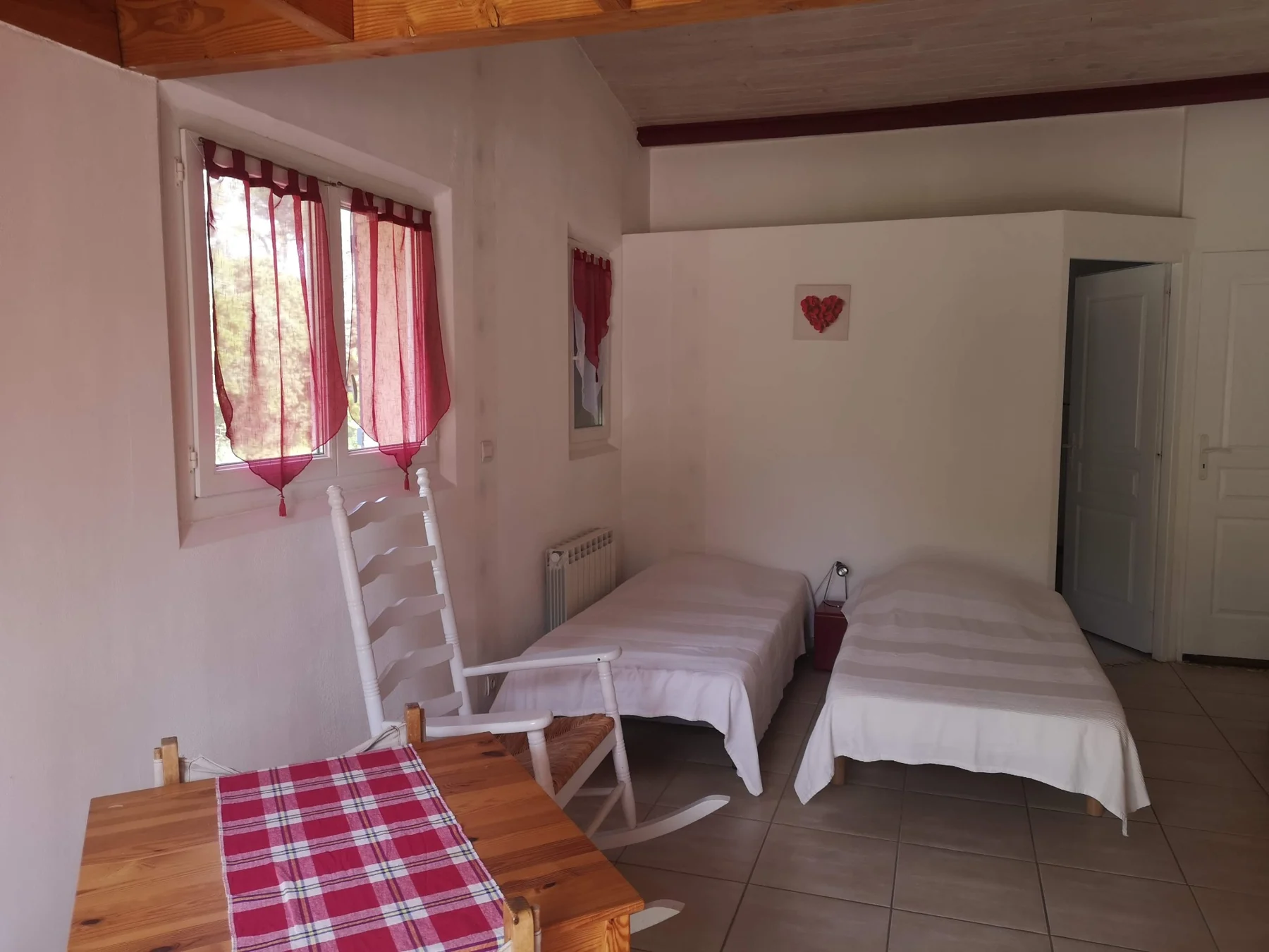 Family bedroom with mezzanine at Mas de l’Ancre
